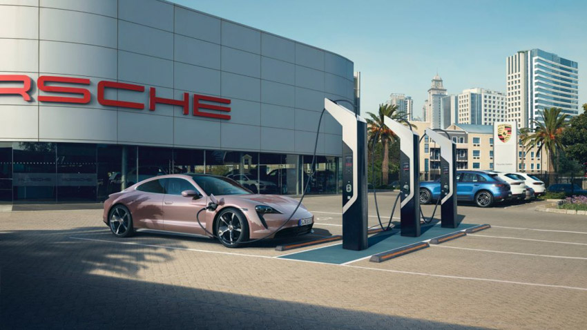 Porsche Taycan điện 2021 lộ diện, giá từ 79.900 USD - 8