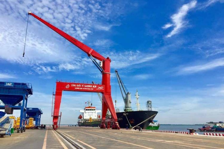 Cảng quốc tế Long An: Đòn bẩy khiến bất động sản khu Tây 'cất cánh' -1