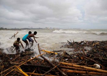 Con người phản ứng ra sao trước những đại họa thiên nhiên? - 1