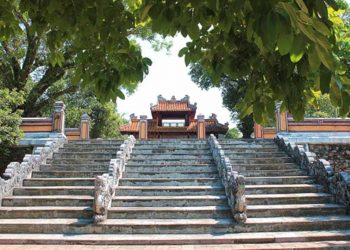 Vật làm tin của vị vua và hoàng hậu đầu triều Nguyễn - 2