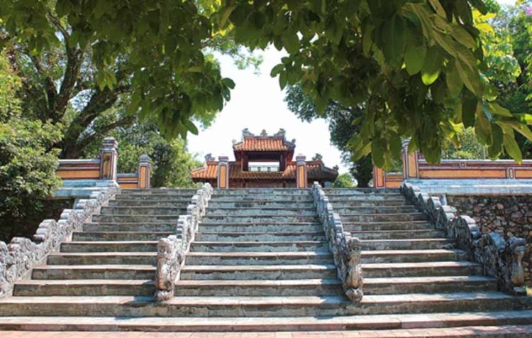 Vật làm tin của vị vua và hoàng hậu đầu triều Nguyễn - 2