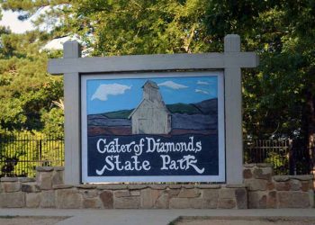 Muốn làm giàu hãy đến Arkannas để nhặt kim cương - 1