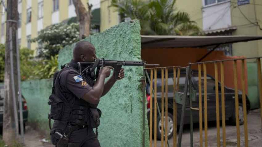Người dân được sở hữu súng để chống tội phạm ở Brazil - 5