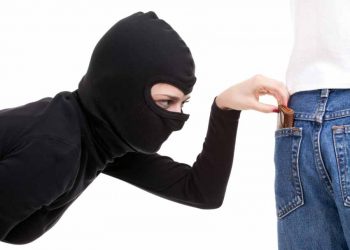 Chuyện phiếm của những kẻ 'hành nghề móc túi' - 1