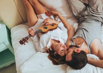 Khúc nhạc gối chăn - 2