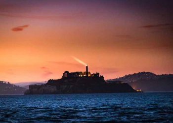 Những địa danh thần bí và khủng khiếp nhất thế giới - 7