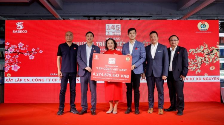 Sabeco trao hơn 4,2 tỷ đồng cho công nhân lao động Việt Nam trong chương trình “Tết Gắn Kết”