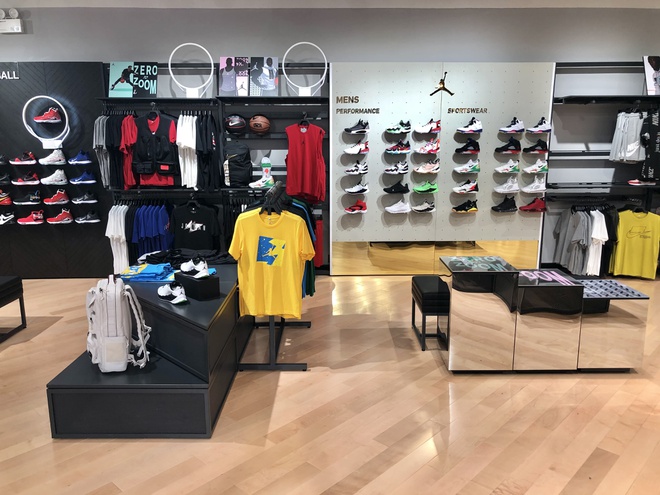Nike Crescent Mall trở lại với diện mạo mới - 2