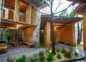 Không gian cộng đồng, được xây dựng từ vật liệu địa phương ở Hà Tĩnh