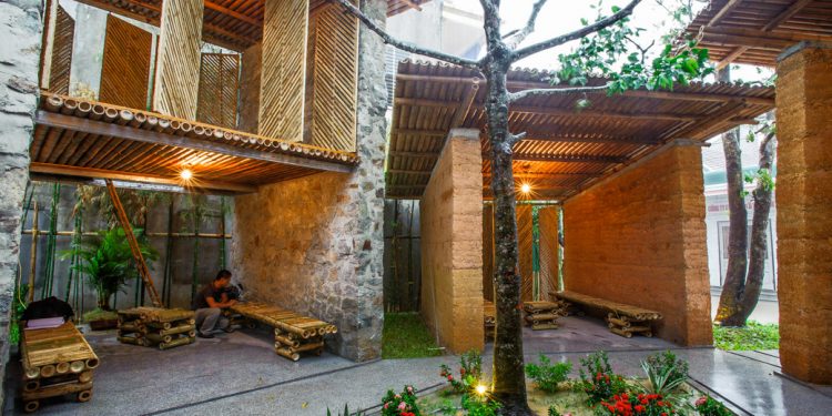 Không gian cộng đồng, được xây dựng từ vật liệu địa phương ở Hà Tĩnh