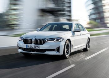 Đánh giá nhanh BMW 5-Series 2021 vừa ra mắt đấu E-Class - 2