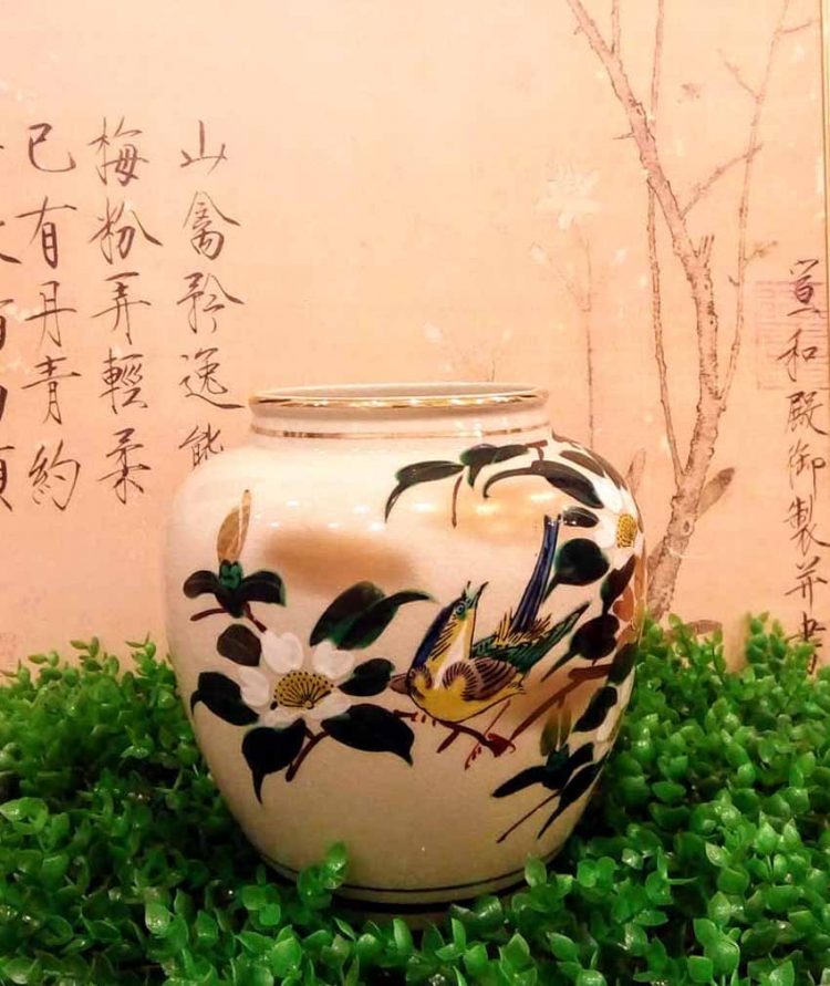 Điều huyền bí trong chiếc bình hoa - 2