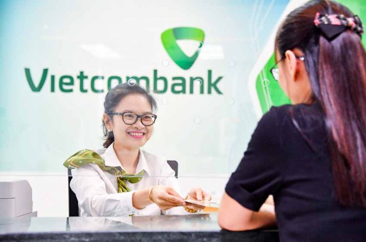 Từ hôm nay, Vietcombank giảm lãi suất hỗ trợ khách vay bị ảnh hưởng COVID-19
