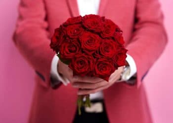 Gửi lời chúc đến người yêu thương dịp Valentine.