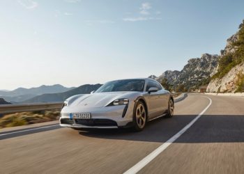 Taycan Cross Turismo - chiếc xe điện thể thao tiếp theo của Porsche - 5