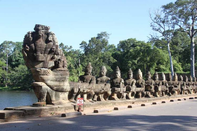 Thần thoại 'khuấy biển sữa' - 12