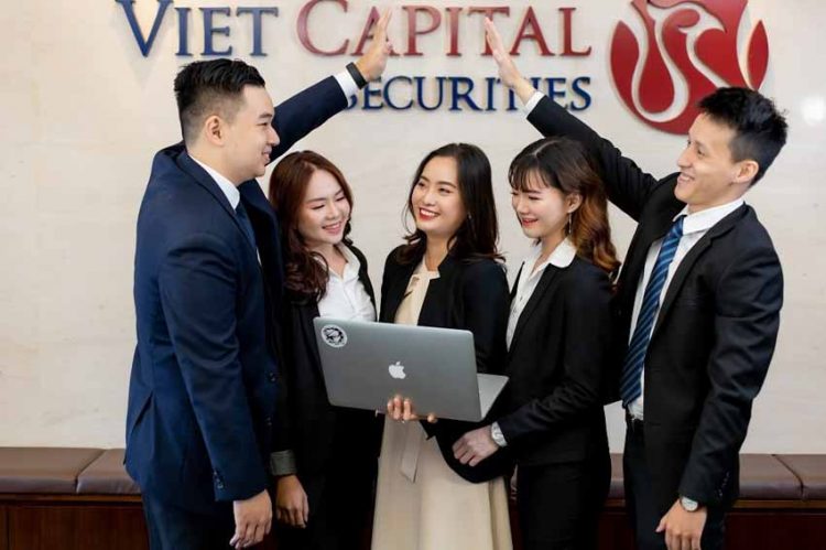 VCSC đón nhận chuỗi giải thưởng quốc tế danh giá - 1