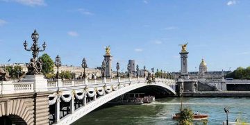 Pont Alxandre III - Cây cầu nghệ thuật nhất Paris - 1