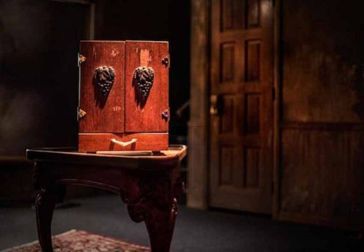 Những vật dụng nội thất bị nguyền rủa và ma ám - 5