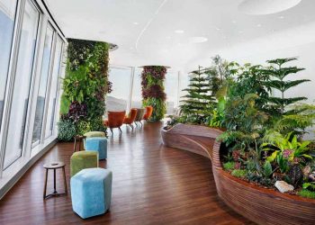 Khu vườn xanh quyến rũ trên những chiếc cột của tòa nhà văn phòng - 2