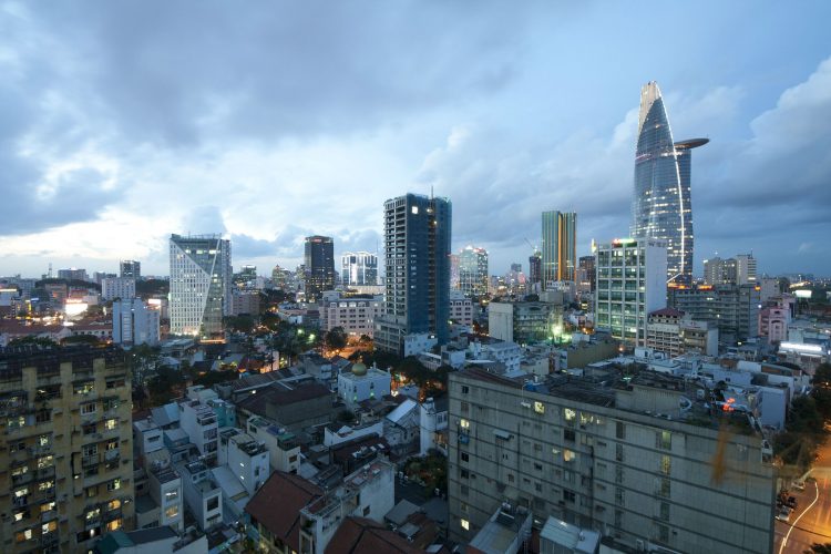 Fitch Ratings nâng triển vọng của Việt Nam từ ‘ổn định’ lên ‘tích cực’