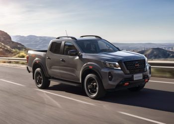 Nissan Navara 2021 ra mắt với 4 phiên bản, giá bán từ 748 triệu đồng