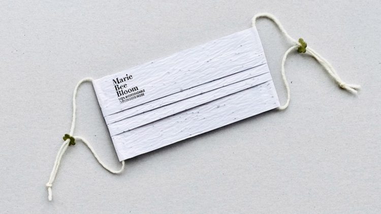 Khẩu trang có thể phân hủy sinh học của Marie Bee Bloom nở thành hoa dại