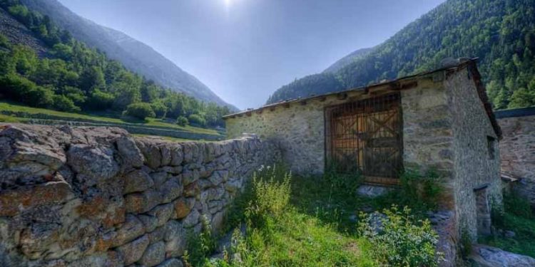 Andorra: Địa danh bí ẩn nhất châu Âu ở dãy Pyrénées - 8