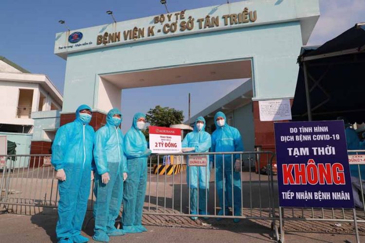 Agribank hỗ trợ bệnh viện tuyến đầu phòng, chống dịch COVID-19