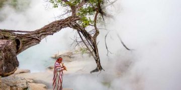 Dòng sông nước sôi 97oC trong rừng mưa Amazon - 1