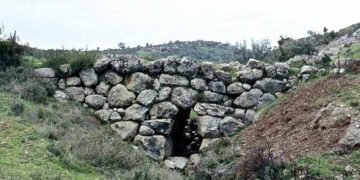 Những cây cầu xưa nhất thế giới - 1