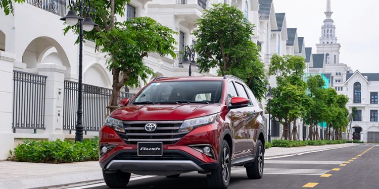 Tăng tiện nghi và ưu đãi cho khách hàng mua xe Toyota Rush