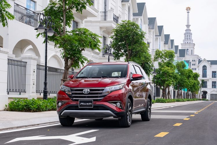 Tăng tiện nghi và ưu đãi cho khách hàng mua xe Toyota Rush