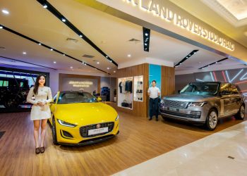 Jaguar Land Rover ra mắt không gian trưng bày xe mới ở Hà Nội