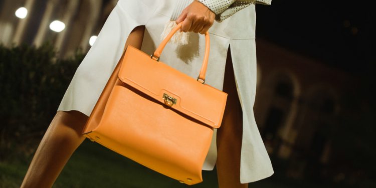 Túi xách Studio Bag tôn vinh những di sản vượt thời gian của Salv Atore Ferragamo