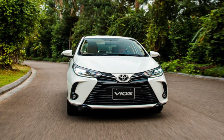 Vios giữ vị trí số 1 trong phân khúc B, Corolla Cross vượt mốc 10.000 xe
