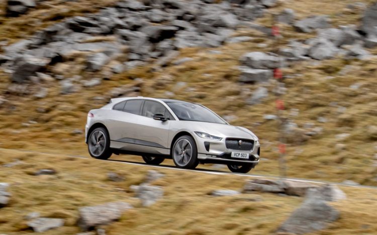 Jaguar I-Pace hoàn thành thử thách “Everesting” với một lần sạc duy nhất