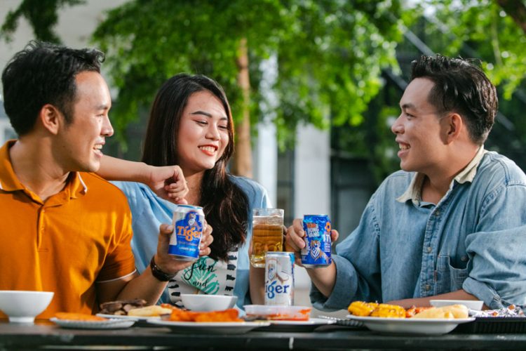 Tiger Beer mang đến cơ hội trúng thưởng 07 quả bóng vàng và 8.000 huy chương vàng cho người hâm mộ bóng đá