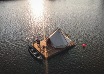 8 nhà bè khách sạn trên hồ ở Bỉ sẽ làm sống lại những giấc mơ thời thơ ấu của bạn