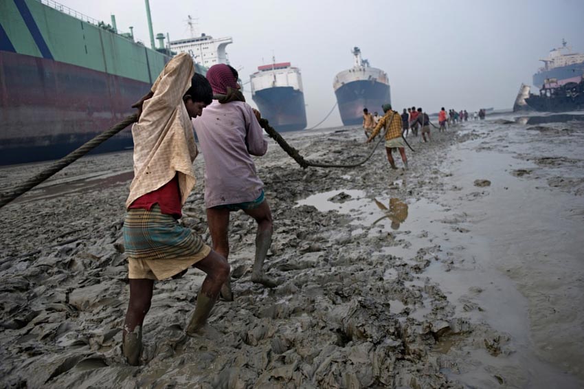 'Địa ngục kiếm cơm' trong 'nghĩa địa tàu thuyền Chittagong' - 2