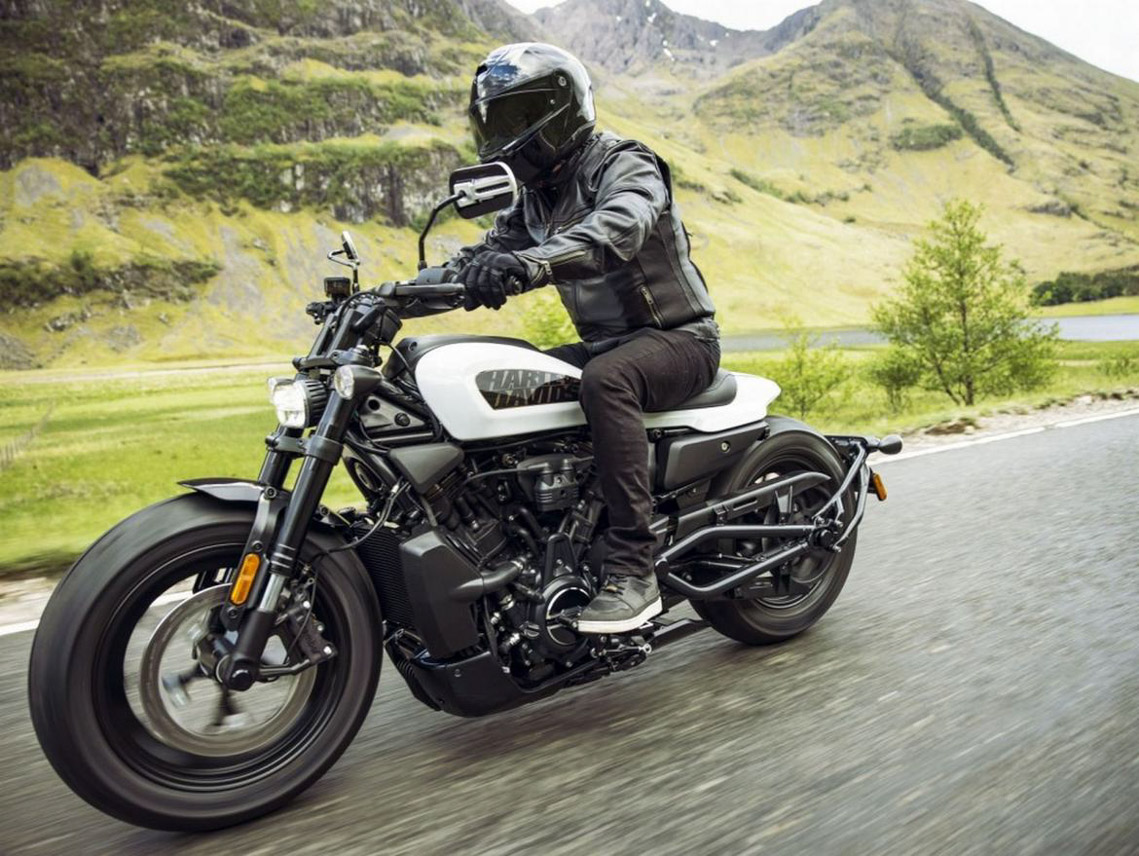 Review The 2021 HarleyDavidson Sportster S is a peculiar bike but its also entertaining and competitive The Globe and Mail