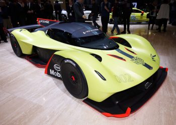 Aston Martin trình làng siêu phẩm Valkyrie AMR Pro – Xe đua 1.000 mã lực