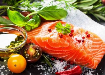 Chế độ ăn Địa Trung Hải với dầu cá có thể giúp làm giảm tần suất đau nửa đầu - 1