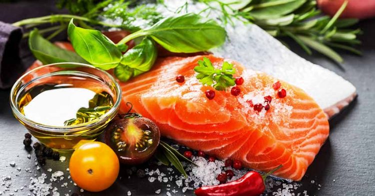 Chế độ ăn Địa Trung Hải với dầu cá có thể giúp làm giảm tần suất đau nửa đầu - 1