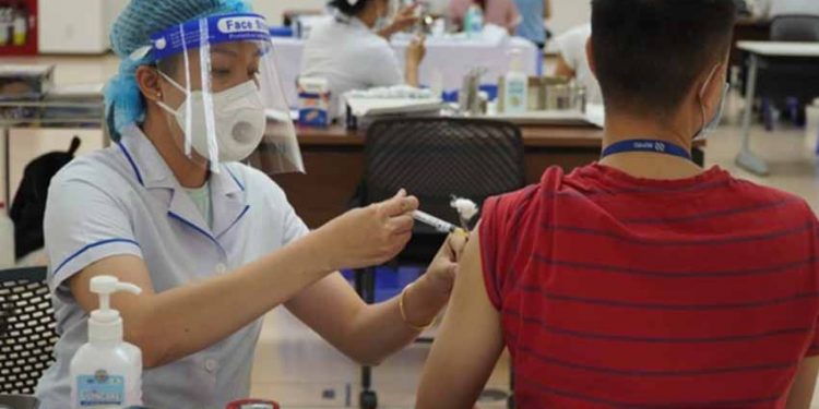 Đăng ký tiêm vaccine Covid-19 qua ứng dụng Sổ sức khỏe điện tử: người dân được lợi gì? - 3
