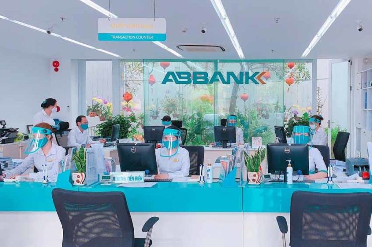 Geleximco và ABBANK tặng 500 máy thở hỗ trợ điều trị bệnh nhân Covid-19 cho TP.HCM