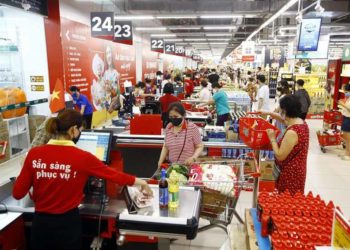 VinMart/VinMart+ đảm bảo cung ứng hàng hóa, tặng bảo hiểm sức khỏe cho khách hàng - 2