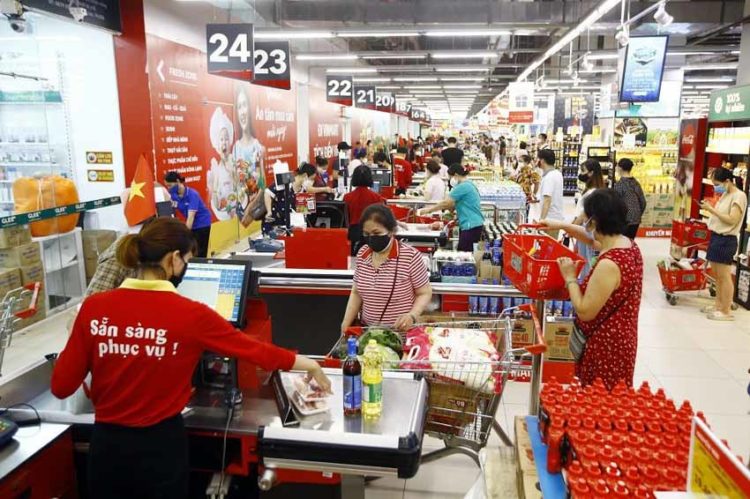 VinMart/VinMart+ đảm bảo cung ứng hàng hóa, tặng bảo hiểm sức khỏe cho khách hàng - 2
