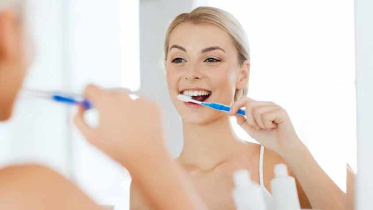 Đánh răng 3 lần mỗi ngày có thể cứu sống bạn - 1