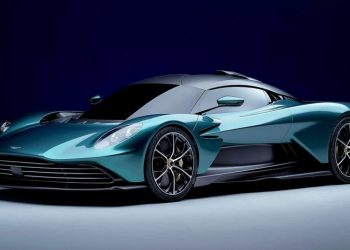 Aston Martin Valhalla sở hữu động cơ V8 hybrid với công suất 937 mã lực có giá 800.000 USD - 2